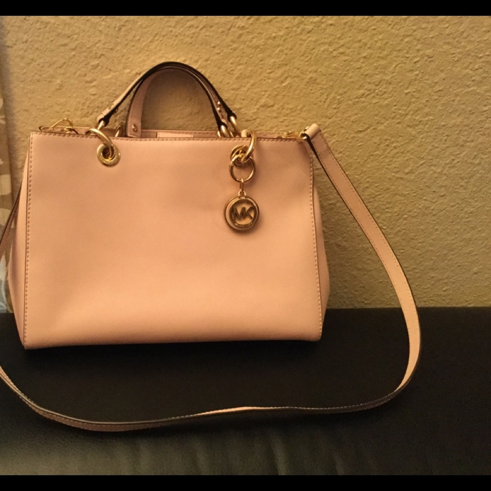 Michael Kors bag - Picture 1 of 8